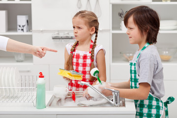 Kids ordered to do the dishes
