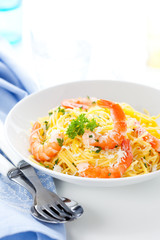 Spaghetti with prawns