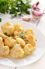 Cauliflower baked with egg and herbs