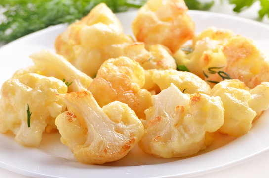 Cauliflower baked with egg and herbs
