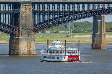 Boat on Mississippi River in St. Louis, USA - 69511100