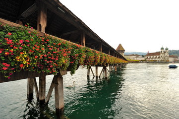 Szwajcaria, Lucerna , słynny most drewniany z XIII w - obrazy, fototapety, plakaty