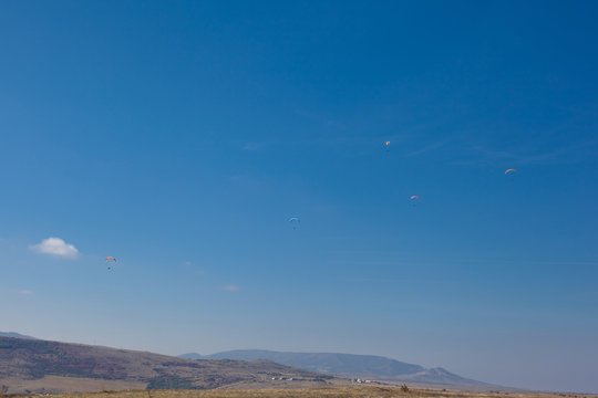 Several flying paparlanes