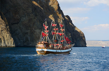 boat trip around the extinct volcano Kara-Dag © Photobank