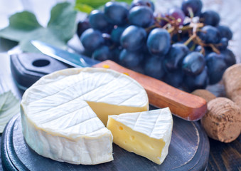 camembert and grape © tycoon101