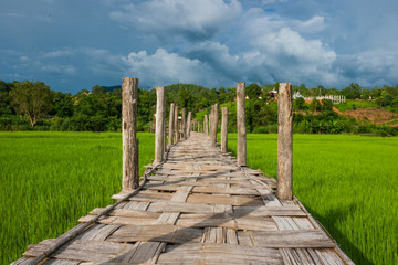 Fototapeta na wymiar Su-Tong-Pe wooden bridge