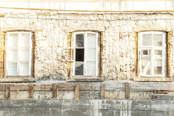Fototapeta na wymiar reconstruction of an old apartment building