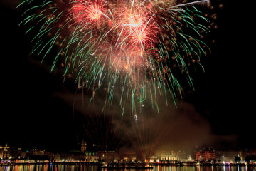 Hamburg Alster Jungfernstieg Feuerwerk 2014