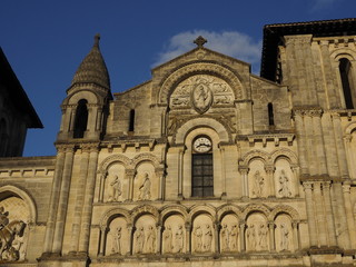 Fototapeta na wymiar Iglesia de la Santa Cruz en Bordeaux