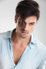 Obraz premium Casual man in blue shirt