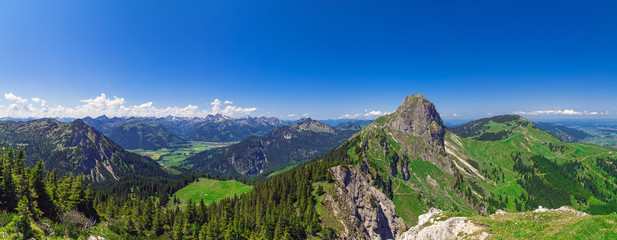 Fototapeta na wymiar Berg Panorama Allgäuer Alpen