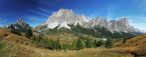 Naklejka na ściany i meble Mountain panorama in Dolomites