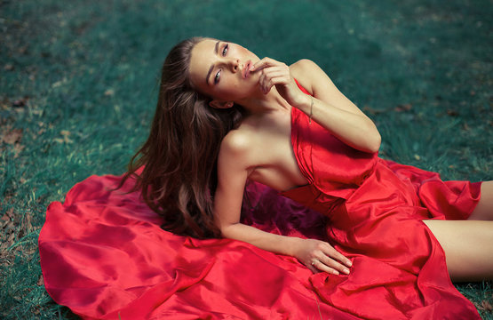 Photoshoot hot sale red dress