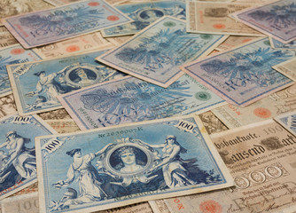 Fototapeta na wymiar alte antike deutsche banknoten, geldscheine