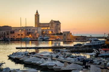 Trani, sunset view with the Cathedral - obrazy, fototapety, plakaty