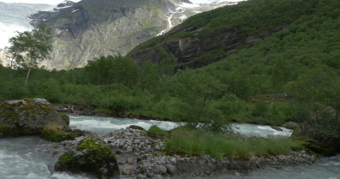 4K, Brikdalsbreen River, Norway