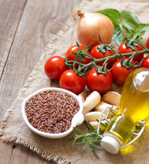 Organic red rice, tomatoes, olive oil, garlic and herbs