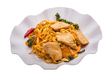 Fried noodles with chicken