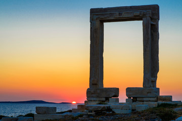 Le temple d'apollon à Naxos - obrazy, fototapety, plakaty
