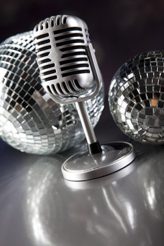 Retro style microphone, Music background