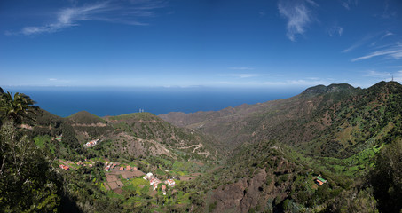 Fototapeta na wymiar La Gomera - Panoramablick in das Tal von Epina