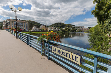 Obraz premium la Moselle à Epinal