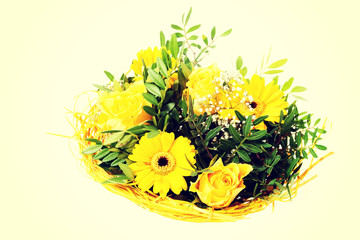 Naklejka premium Beautiful bouquet of yellow flowers.