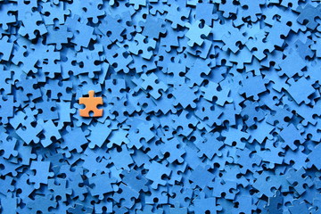 Pieza De Puzzle Sobre Fondo Azul - obrazy, fototapety, plakaty