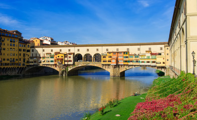 Fototapeta na wymiar view of Ponte Vecchio over Arno River in Florence, Italy