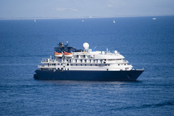 Fototapeta na wymiar Passenger ferry