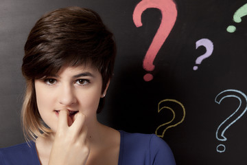 adolescente alla lavagna