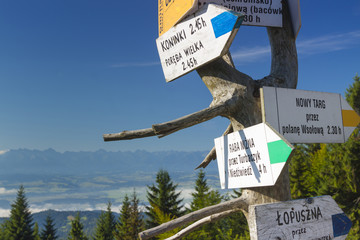 Poland, Gorce Mountains, signpost at Turbacz peak