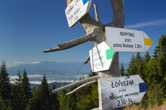 Poland, Gorce Mountains, signpost at Turbacz peak