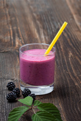 Brombeer smoothie mit Minze