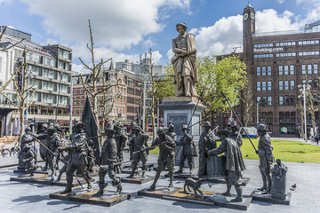 Naklejka premium Rembrandt statue in Amsterdam, Netherlands