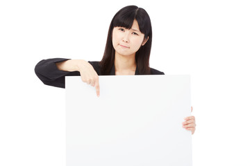 メッセージボードを持って困るビジネスウーマン