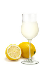 レモンジュースとレモン