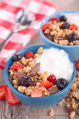 muesli and fruit