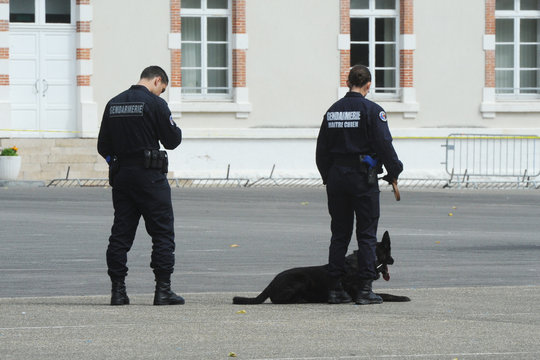 gendarme maitre chien