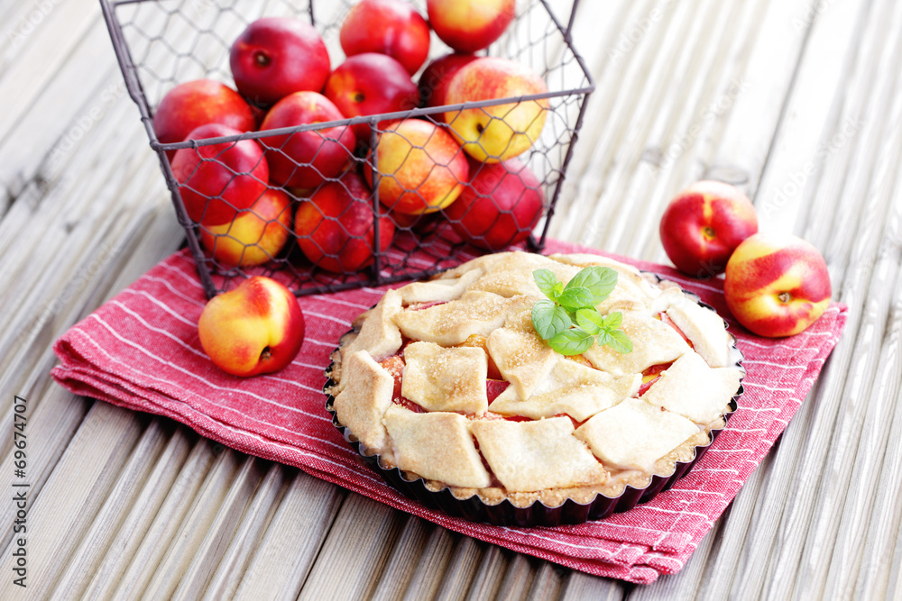 Wall mural nectarine tart