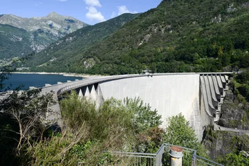 Foto op Aluminium The dam of Verzasca on the Swiss alps © fotoember