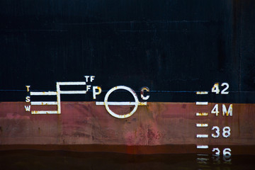 Waterline ship displacement marked on the ship side