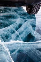 Photo sur Plexiglas Cercle polaire Car on ice