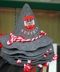 Naklejka premium felt hat with the coat of arms of Austria