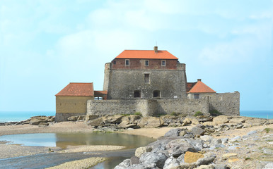 Le fort d'Ambleuse à marée basse