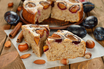 Fototapeta na wymiar plum cake