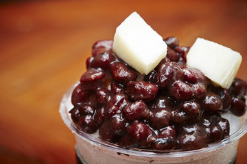 adzuki-bean ice dessert