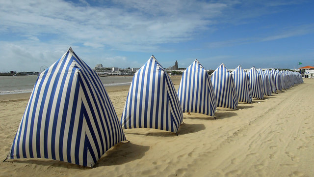 Tente de plage &agrave; Royan &ndash; France - Gironde