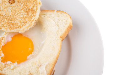 Egg in the basket bread toast 