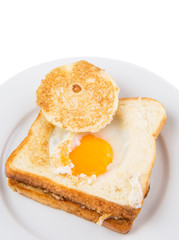 Egg in the basket bread toast 